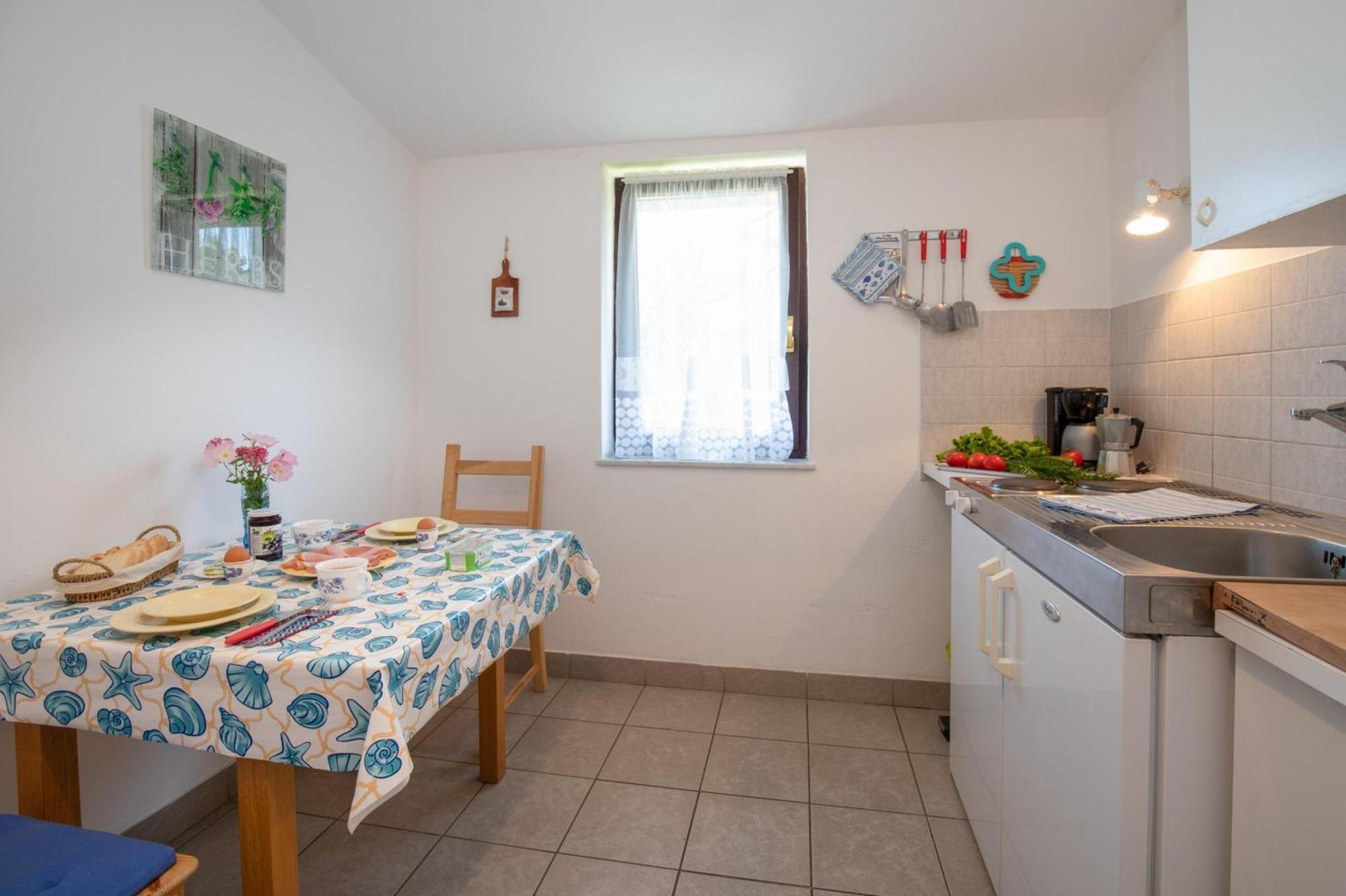 Apartments Brankica Island - Happy Rentals Вантачичи Екстериор снимка