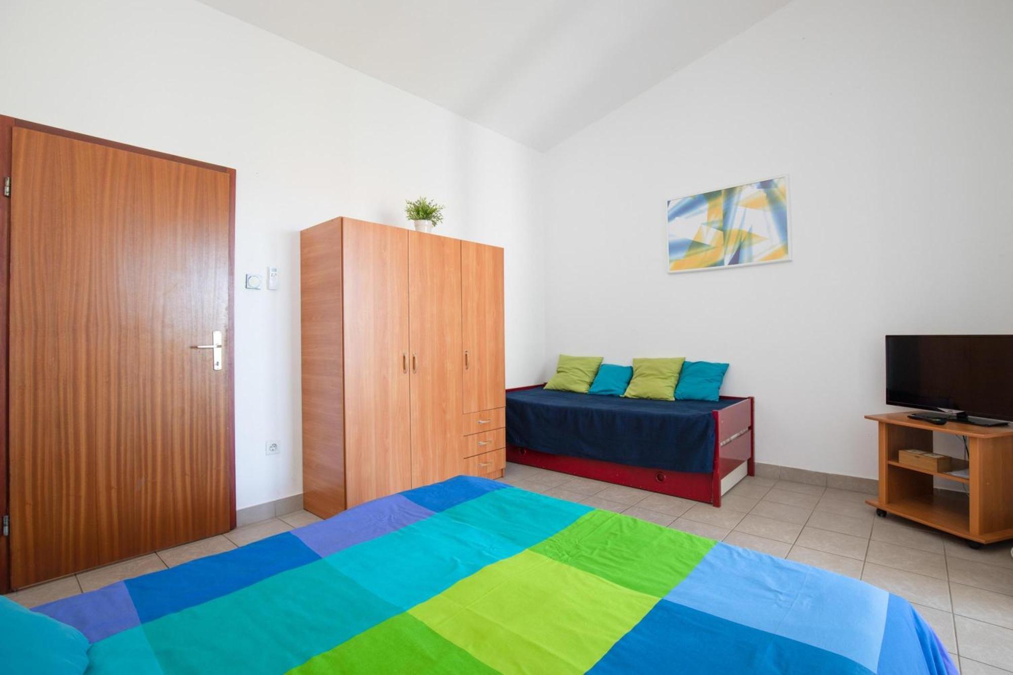 Apartments Brankica Island - Happy Rentals Вантачичи Екстериор снимка