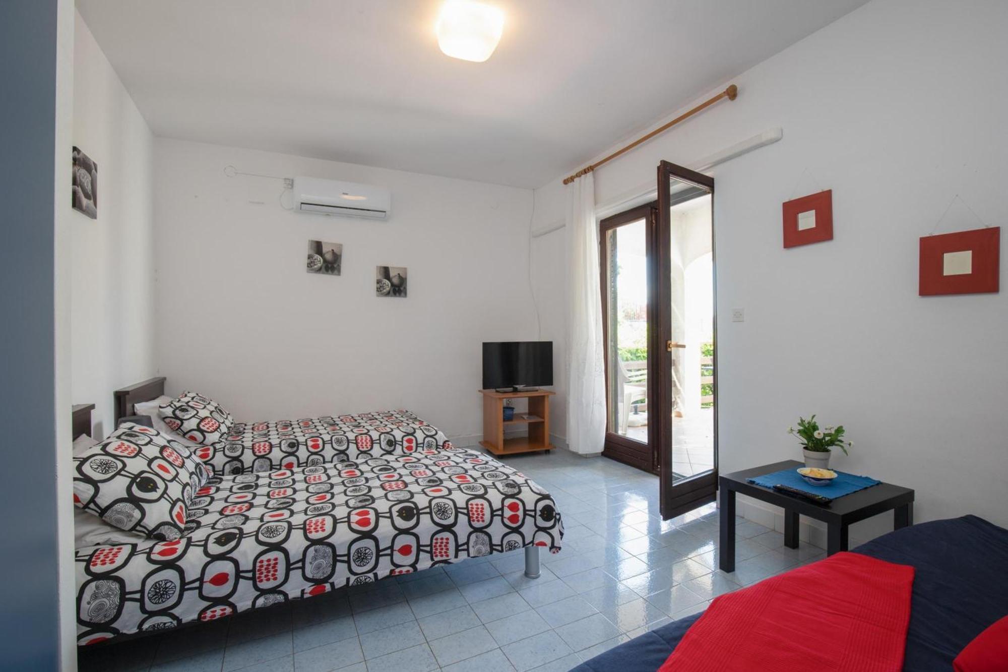 Apartments Brankica Island - Happy Rentals Вантачичи Екстериор снимка