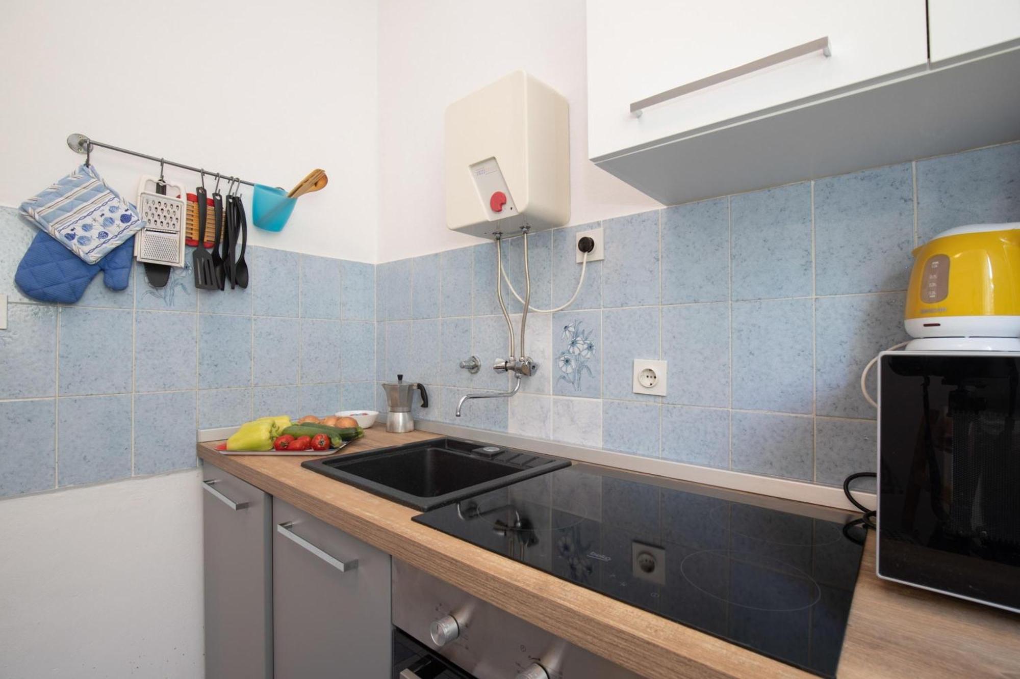Apartments Brankica Island - Happy Rentals Вантачичи Екстериор снимка