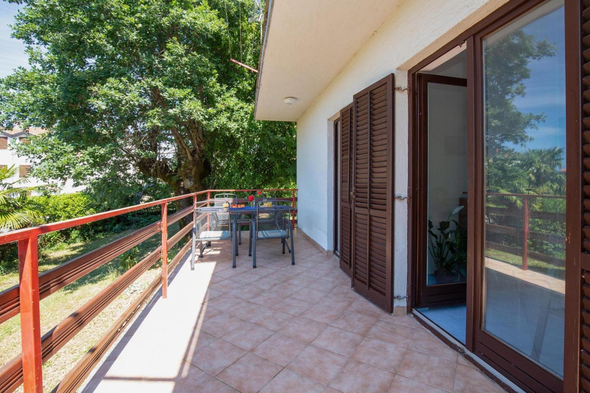 Apartments Brankica Island - Happy Rentals Вантачичи Екстериор снимка